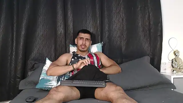 Snapshot of muscle_ares chatting on 12, 9, 2025 muscle ares online show from 12, 9, 2025