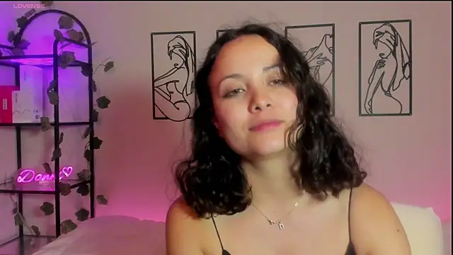 Megan Rodrigo online show from 3, 3, 2025