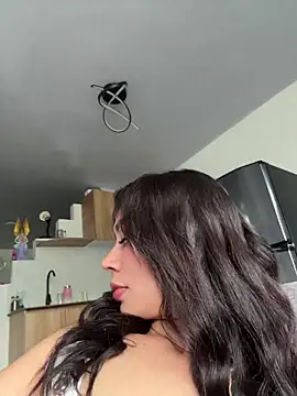 Roxanne 08 online show from 25, 6, 2026