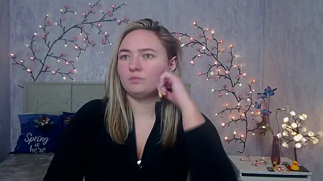 Snapshot of SallyVerda chatting on 24, 4, 2026 SallyVerda online show from 24, 4, 2026