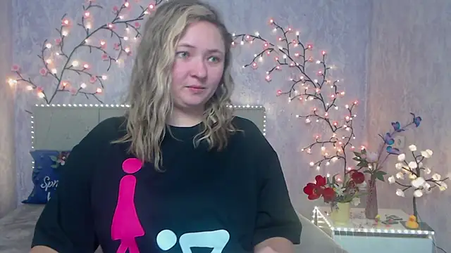Snapshot of SallyVerda chatting on 3, 5, 2026 SallyVerda online show from 3, 5, 2026