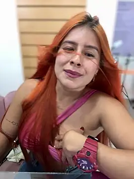 Snapshot of Amber_Martins_ chatting on 13, 12, 2025 Amber Martins online show from 13, 12, 2025