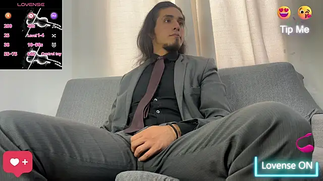 Snapshot of Tom_blunt96 chatting on 20, 11, 2025 Tom blunt96 online show from 20, 11, 2025