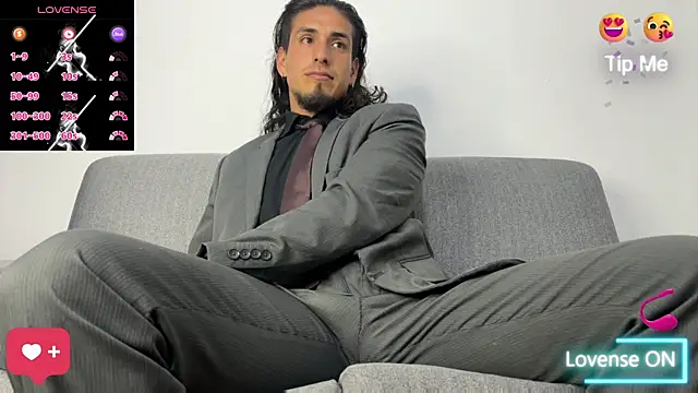 Snapshot of Tom_blunt96 chatting on 26, 11, 2025 Tom blunt96 online show from 26, 11, 2025