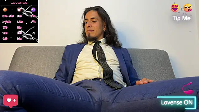 Snapshot of Tom_blunt96 chatting on 28, 11, 2025 Tom blunt96 online show from 28, 11, 2025