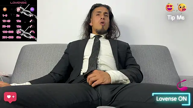 Snapshot of Tom_blunt96 chatting on 29, 11, 2025 Tom blunt96 online show from 29, 11, 2025