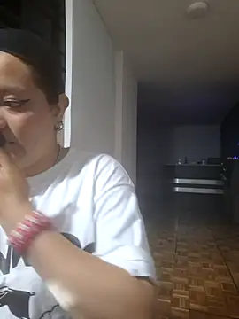 Snapshot of lucky-leah chatting on 21, 9, 2025 lucky-leah online show from 21, 9, 2025