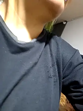 Snapshot of lucky-leah chatting on 1, 10, 2025 lucky-leah online show from 1, 10, 2025