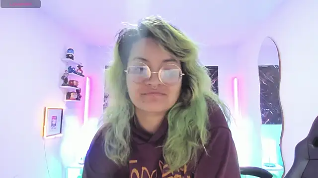 Snapshot of lucky-leah chatting on 3, 10, 2025 lucky-leah online show from 3, 10, 2025