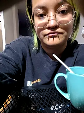 Snapshot of lucky-leah chatting on 11, 10, 2025 lucky-leah online show from 11, 10, 2025