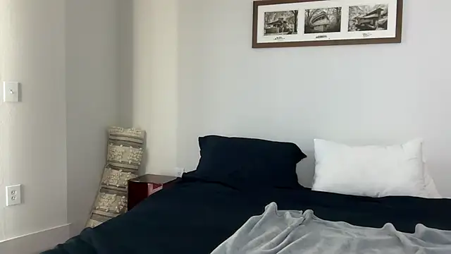 YUMIandbigWOLF online show from 5, 1, 2025