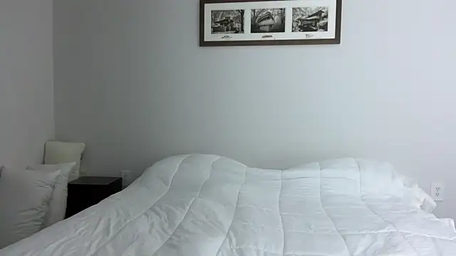 YUMIandbigWOLF online show from 9, 1, 2025