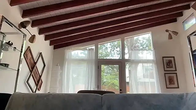 YUMIandbigWOLF online show from 25, 9, 2025