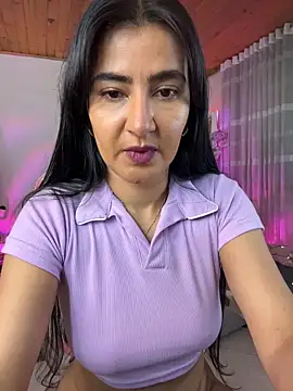 Snapshot of Violetta_kim1 chatting on 6, 1, 2026 Violetta kim1 online show from 6, 1, 2026