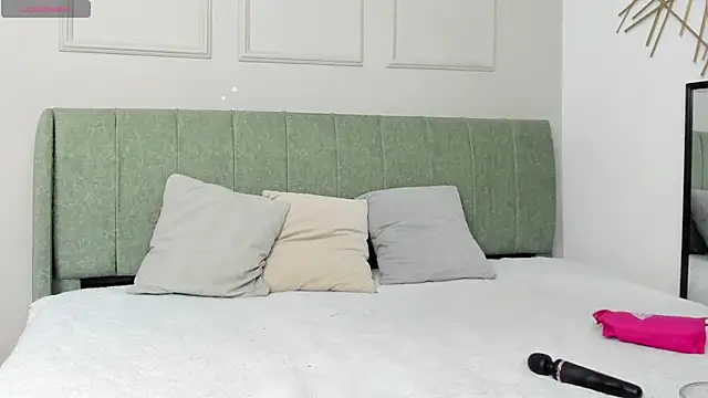 Snapshot of Sussanewolf chatting on 8, 11, 2025 Sussanewolf online show from 8, 11, 2025