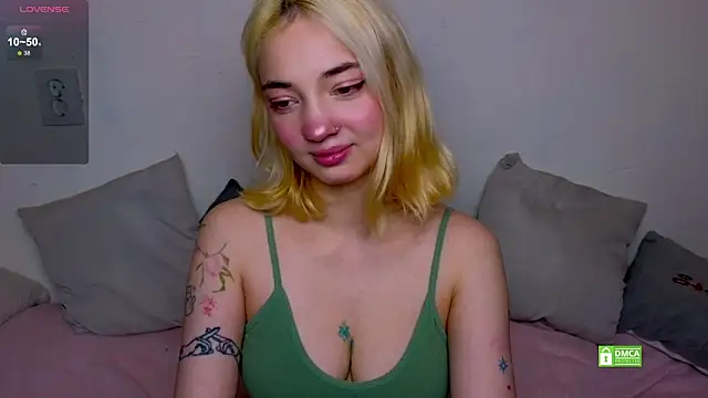 Snapshot of sandra_belll chatting on 29, 9, 2025 sandra belll online show from 29, 9, 2025