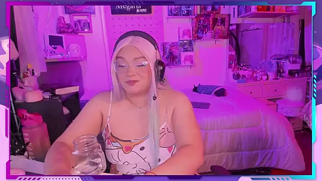 Snapshot of MegariaB chatting on 28, 10, 2025 MegariaB online show from 28, 10, 2025