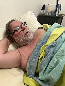 Snapshot of Drummajor chatting on 6, 3, 2025 Drummajor online show from 6, 3, 2025