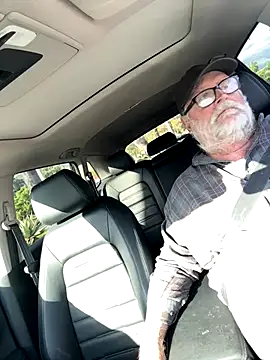 Snapshot of Drummajor chatting on 2, 10, 2025 Drummajor online show from 2, 10, 2025