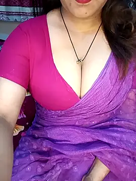 Snapshot of Dayna-36 chatting on 8, 11, 2025 Dayna-36 online show from 8, 11, 2025