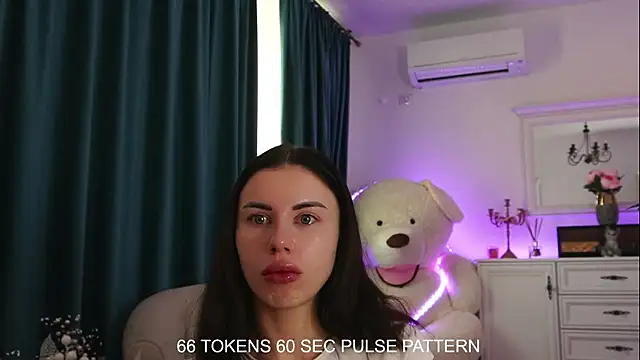 Snapshot of ivyleague_ chatting on 8, 1, 2025 ivyleague  online show from 8, 1, 2025