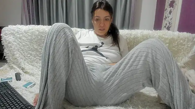 Dyana Kaylinn online show from 14, 2, 2025