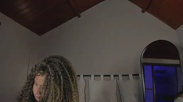 nayah   online show from 4, 3, 2025