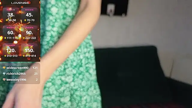 Snapshot of FoxLoveBasik chatting on 23, 2, 2025 FoxLoveBasik online show from 23, 2, 2025