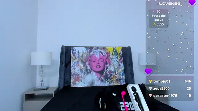 Snapshot of AmberAdams_ chatting on 17, 12, 2024 AmberAdams online show from 17, 12, 2024