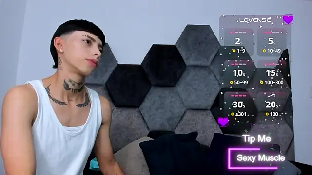 Snapshot of AmberAdams_ chatting on 8, 3, 2025 AmberAdams online show from 8, 3, 2025