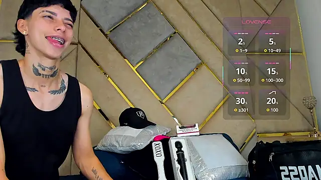 Snapshot of AmberAdams_ chatting on 17, 10, 2025 AmberAdams online show from 17, 10, 2025