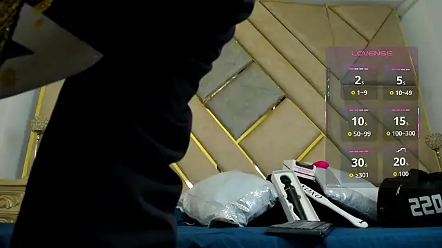 Snapshot of AmberAdams_ chatting on 21, 10, 2025 AmberAdams online show from 21, 10, 2025