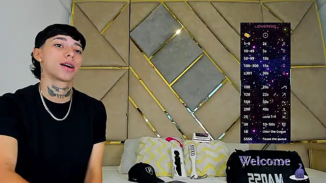 Snapshot of AmberAdams_ chatting on 2, 11, 2025 AmberAdams online show from 2, 11, 2025