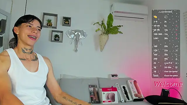 Snapshot of AmberAdams_ chatting on 15, 12, 2025 AmberAdams online show from 15, 12, 2025