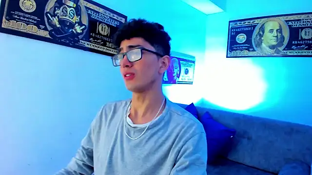 Snapshot of TylerWhite_ chatting on 8, 1, 2025 TylerWhite online show from 8, 1, 2025