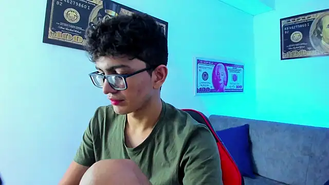 Snapshot of TylerWhite_ chatting on 5, 2, 2025 TylerWhite online show from 5, 2, 2025