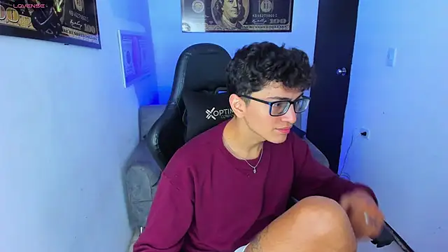 Snapshot of TylerWhite_ chatting on 7, 3, 2025 TylerWhite online show from 7, 3, 2025