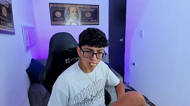 Snapshot of TylerWhite_ chatting on 15, 3, 2025 TylerWhite online show from 15, 3, 2025