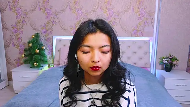 Shy Kira online show from 5, 1, 2025