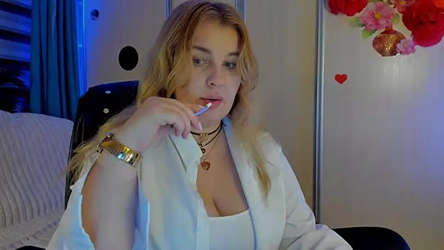 CoraSwon online show from 25, 11, 2025