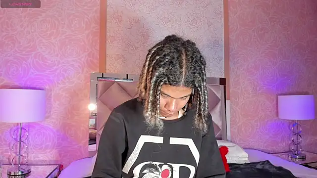 Maxim-Walker online show from 5, 3, 2025