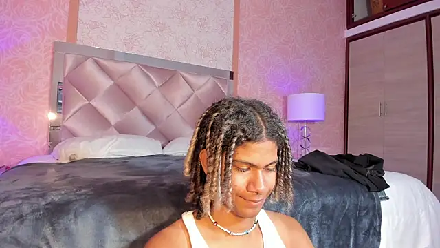 Maxim-Walker online show from 5, 3, 2025