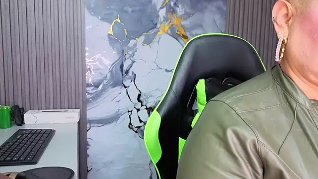 GianellaCox  online show from 20, 4, 2026