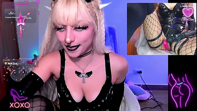 Snapshot of HollyDominic chatting on 12, 1, 2025 HollyDominic online show from 12, 1, 2025