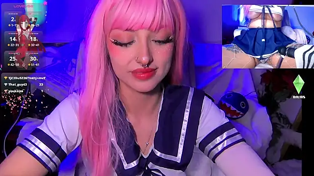 Snapshot of HollyDominic chatting on 3, 10, 2025 HollyDominic online show from 3, 10, 2025