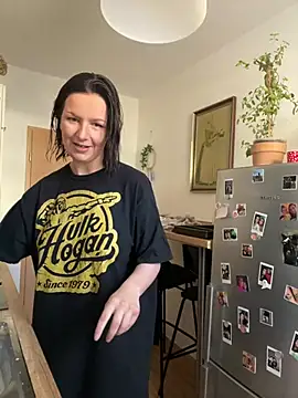 Off  Melonenmandy online show from 19, 3, 2025