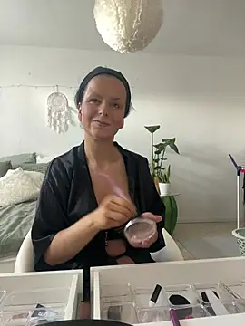 Off  Melonenmandy online show from 28, 2, 2026