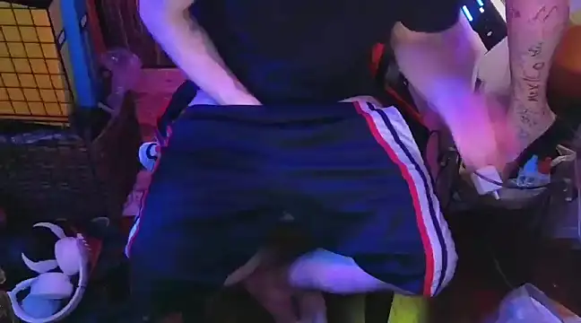 Snapshot of pantslesstraveler_plt chatting on 30, 1, 2025 pantslesstraveler plt online show from 30, 1, 2025