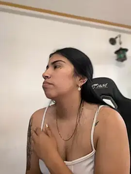 Snapshot of SaritaHot_69 chatting on 11, 12, 2024 SaritaHot 69 online show from 11, 12, 2024