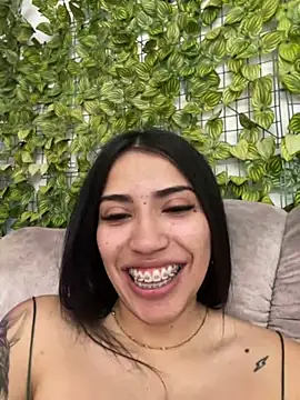 Snapshot of SaritaHot_69 chatting on 25, 12, 2024 SaritaHot 69 online show from 25, 12, 2024